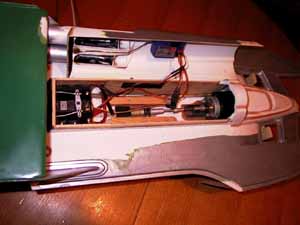 Ein Elektrorennboot in Bearbeitung